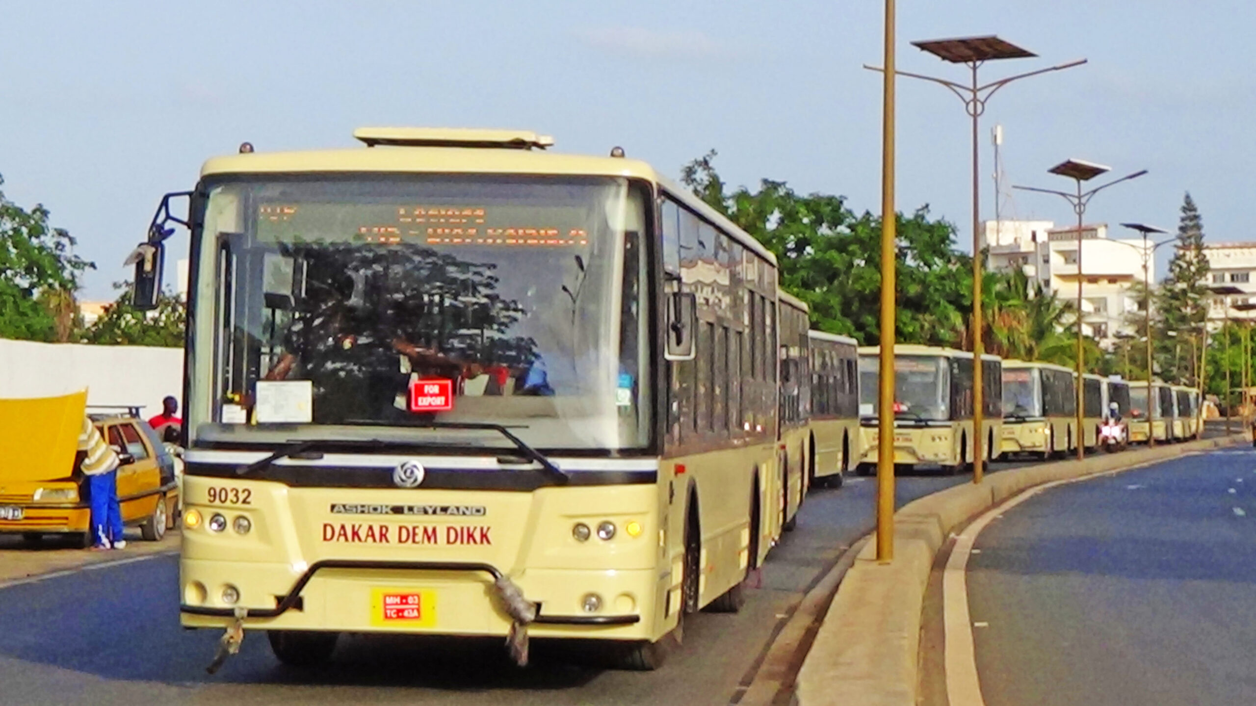 Recrutement Massif chez Dakar Dem Dikk : Opportunités pour Receveurs et Conducteurs – Janvier 2024