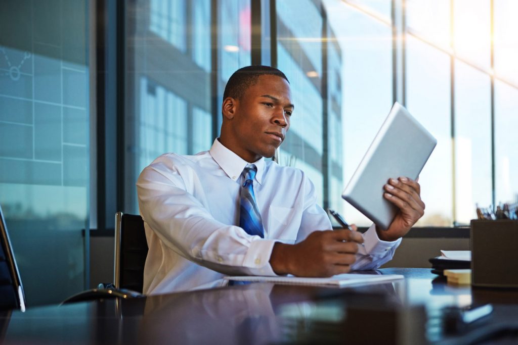 Trust africa recrute 01 Contrôleur de Documents