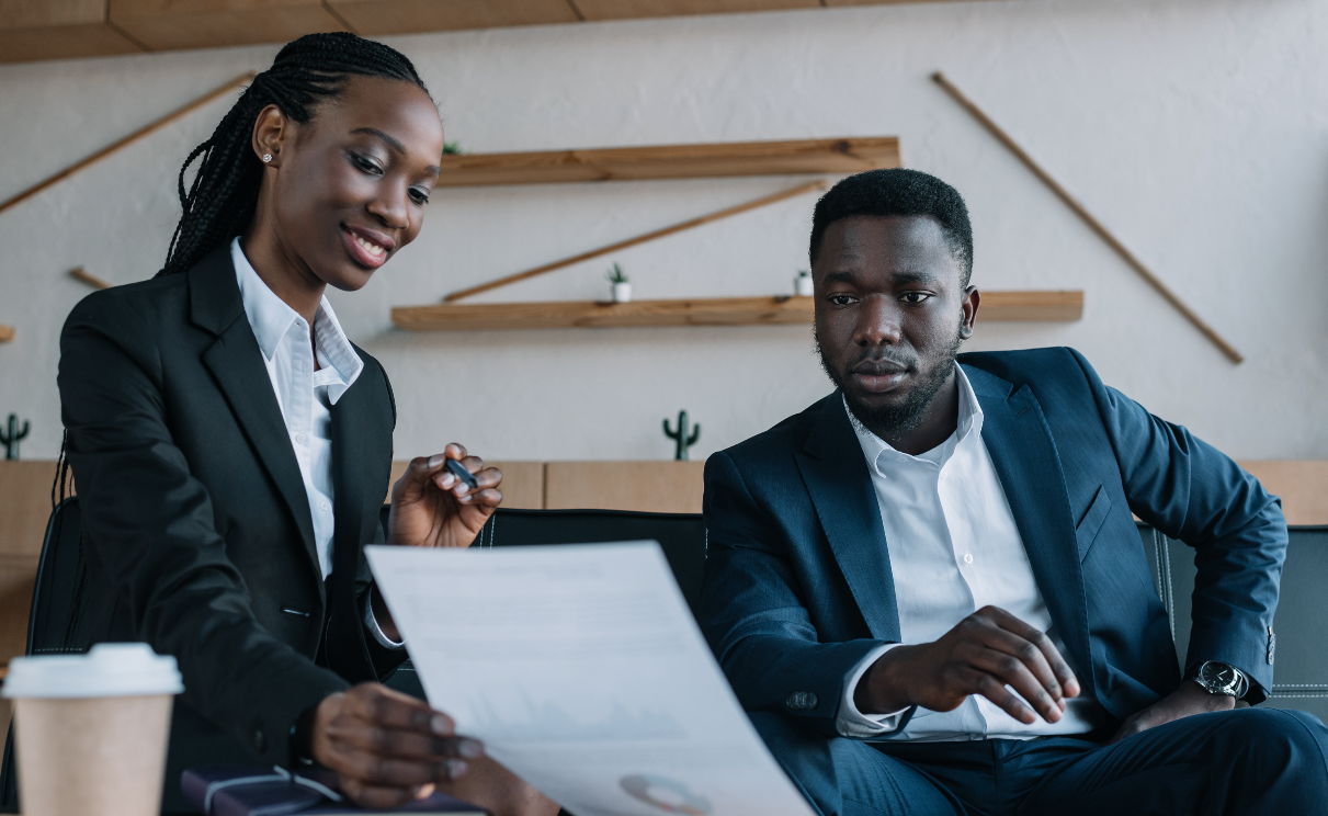 Universal Recruitment recrute 01 Caissier de Banque Maîtrisant Delta Amplitude